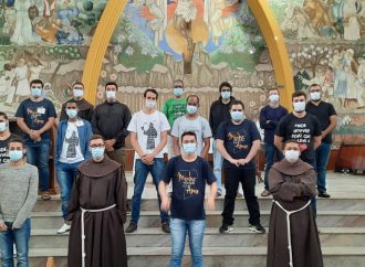 Encontro vocacional franciscano em Divinópolis