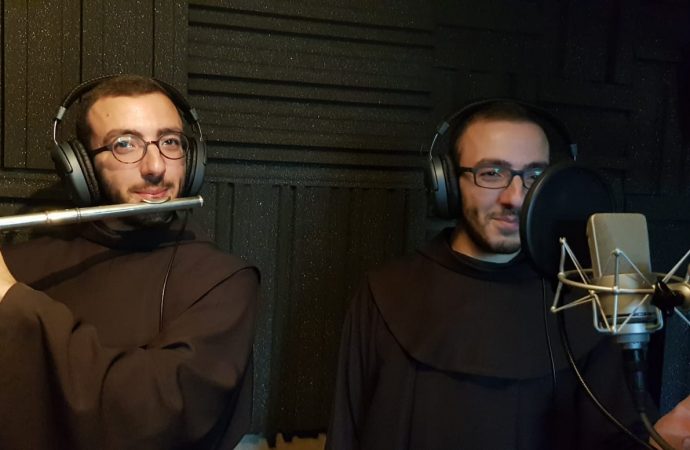 Os escritos de S. Francisco tornam-se cantos litúrgicos em árabe