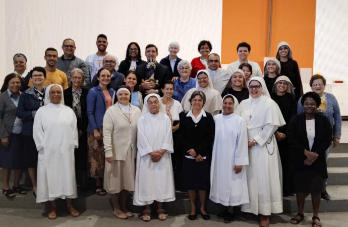Vida Consagrada como Sinal de Esperança: Encontro com religiosos e religiosas da RENSC.
