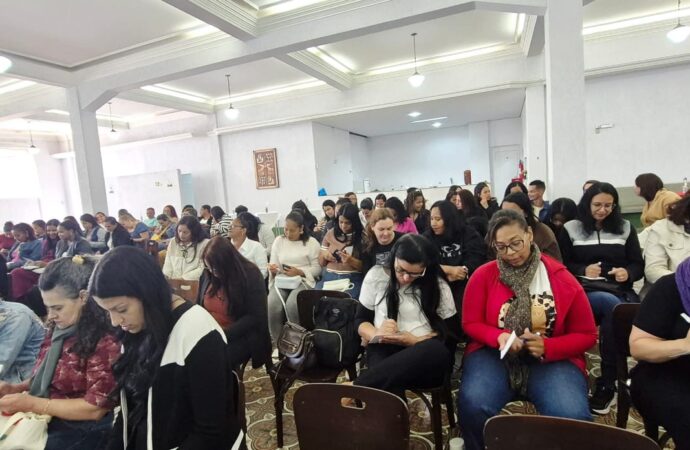 Associação Franciscana realiza encontro formativo com educadoras