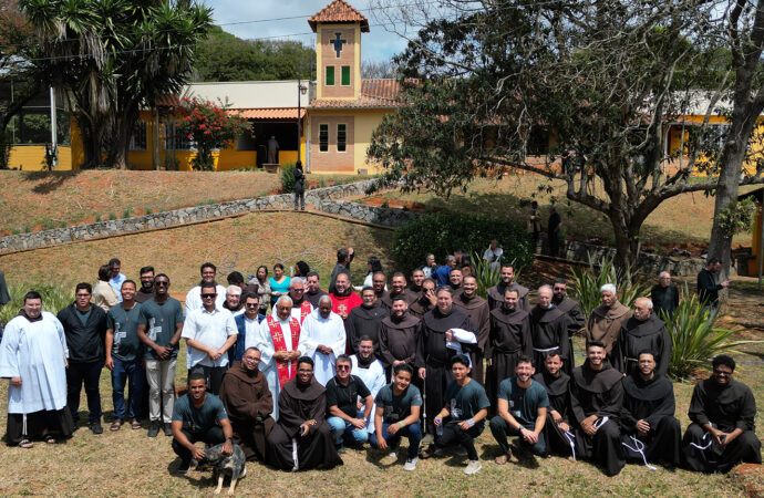 35<sup>a</sup> Assembleia de Formação Inicial e 40 anos do postulantado da Cruz de São Damião