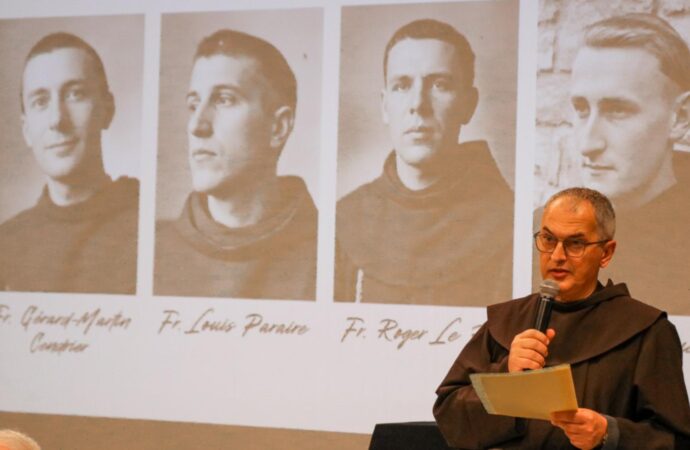 Quatro jovens frades franceses reconhecidos como mártires do apostolado católico.