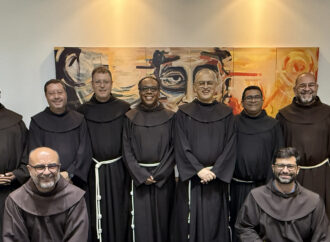 “Uma fraternidade que anima a vida provincial”: Frei Massimo Fusarelli reúne-se com o Definitório da Província Santa Cruz em Belo Horizonte