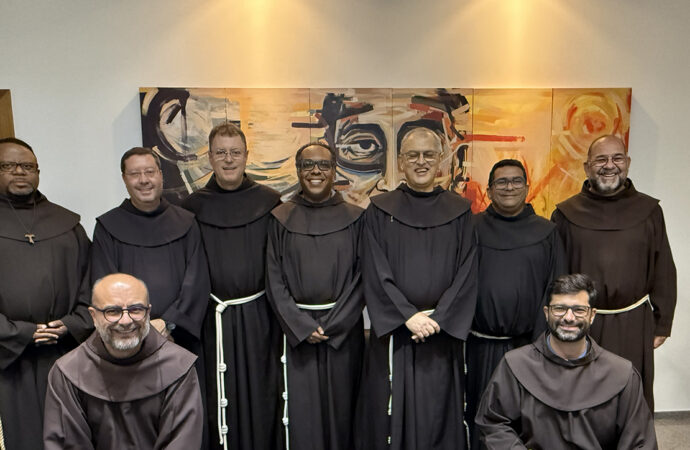 “Uma fraternidade que anima a vida provincial”: Frei Massimo Fusarelli reúne-se com o Definitório da Província Santa Cruz em Belo Horizonte