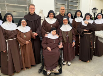 “Somos quem abraça ou quem se esconde?” Frei Massimo Fusarelli visita Mosteiro Santa Clara e se encanta a força silenciosa da contemplação