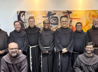 “Uma fraternidade que anima a vida provincial”: Frei Massimo Fusarelli reúne-se com o Definitório da Província Santa Cruz em Belo Horizonte