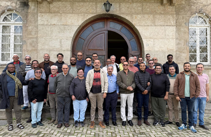 Desafios da Liderança e vivência dos votos marcam o segundo dia de formação da Província Santa Cruz