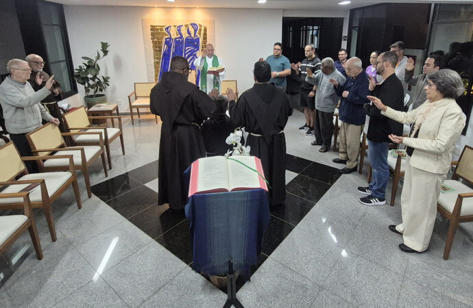 Celebração de envio do Frei Adelmo Francisco, OFM, para missão na Terra Santa