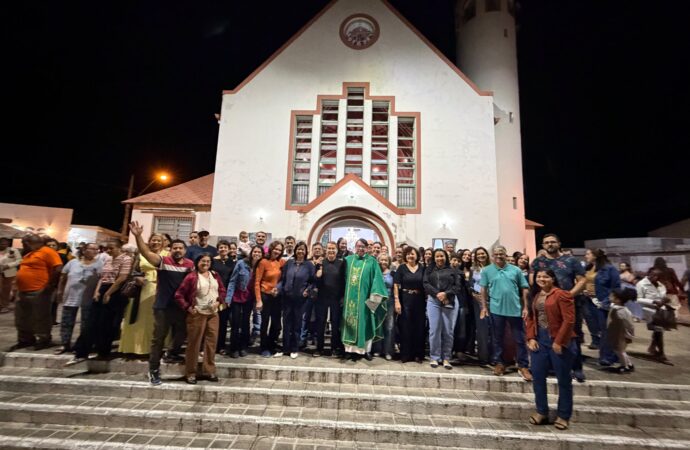 Paróquia de Jequitinhonha celebra 90 Anos da Primeira Missa em sua Igreja Matriz