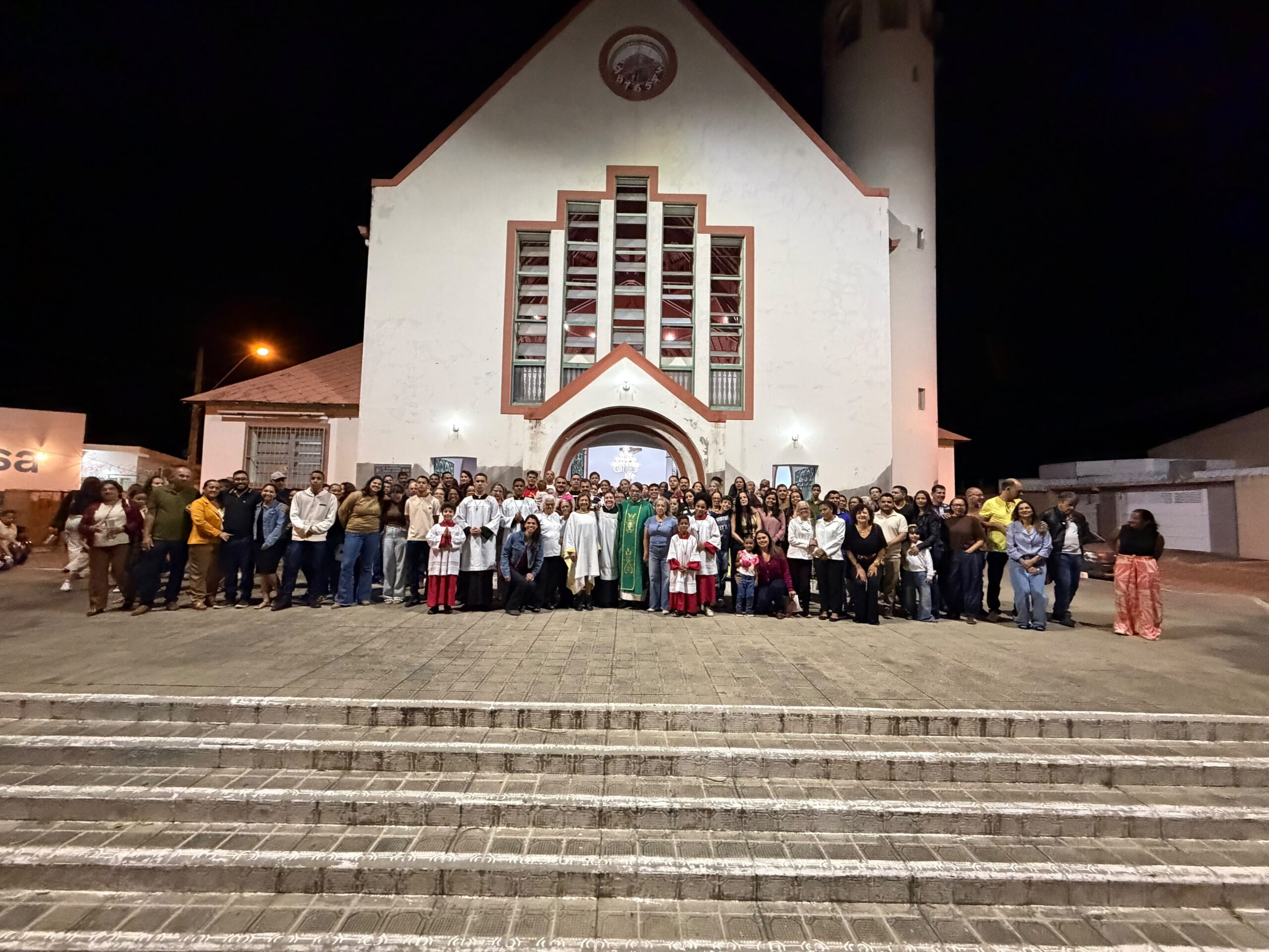 Missa festiva de 90 anos da Igreja Matriz de Jequitinhonha presidida por Frei Eron Cerrato e concelebrada por Frei João Bosco.