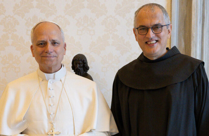 A Ordem dos Frades Menores reza pelo Papa Leão XIV